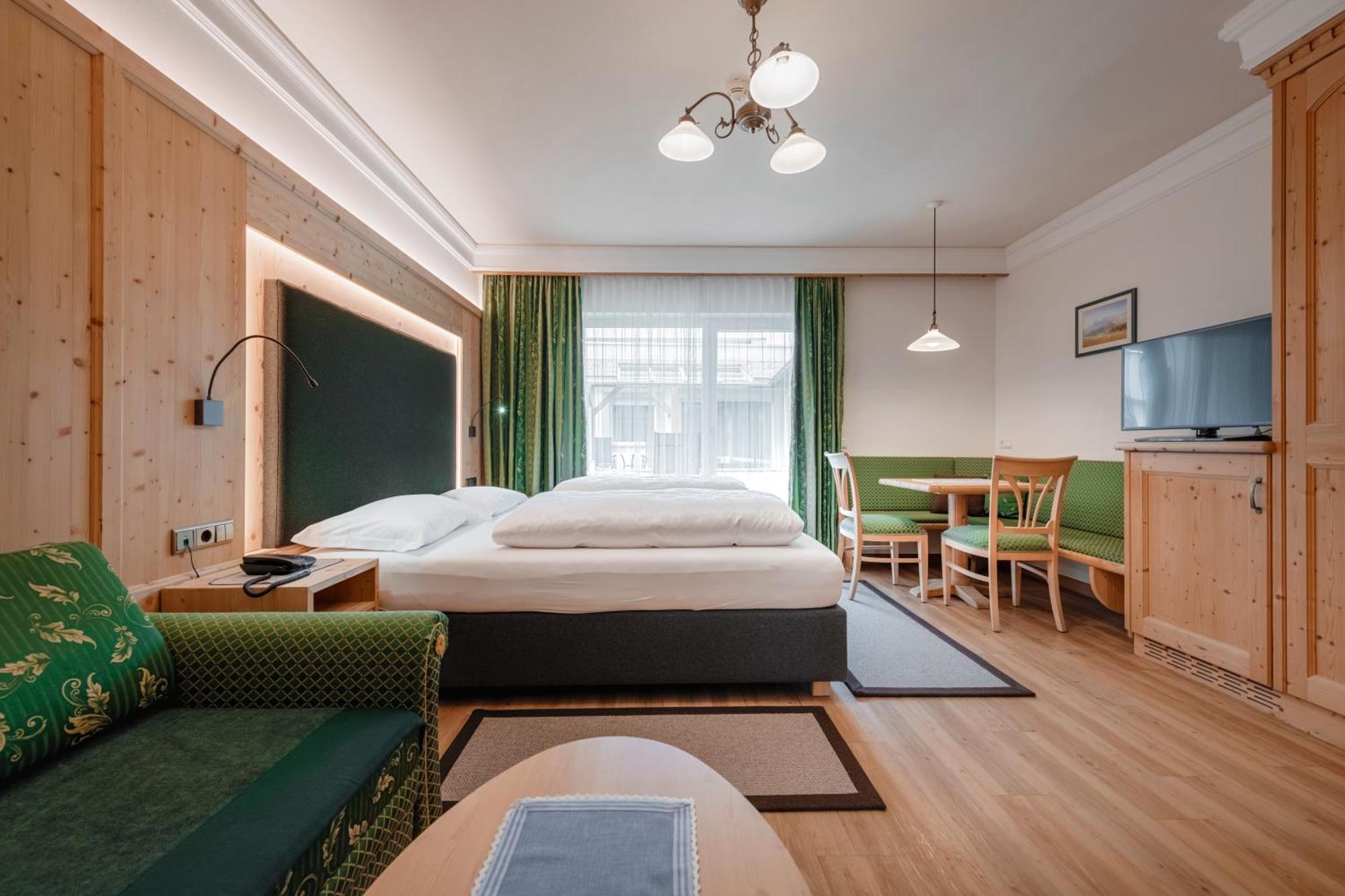 Hotel Sureghes Ortisei Luaran gambar